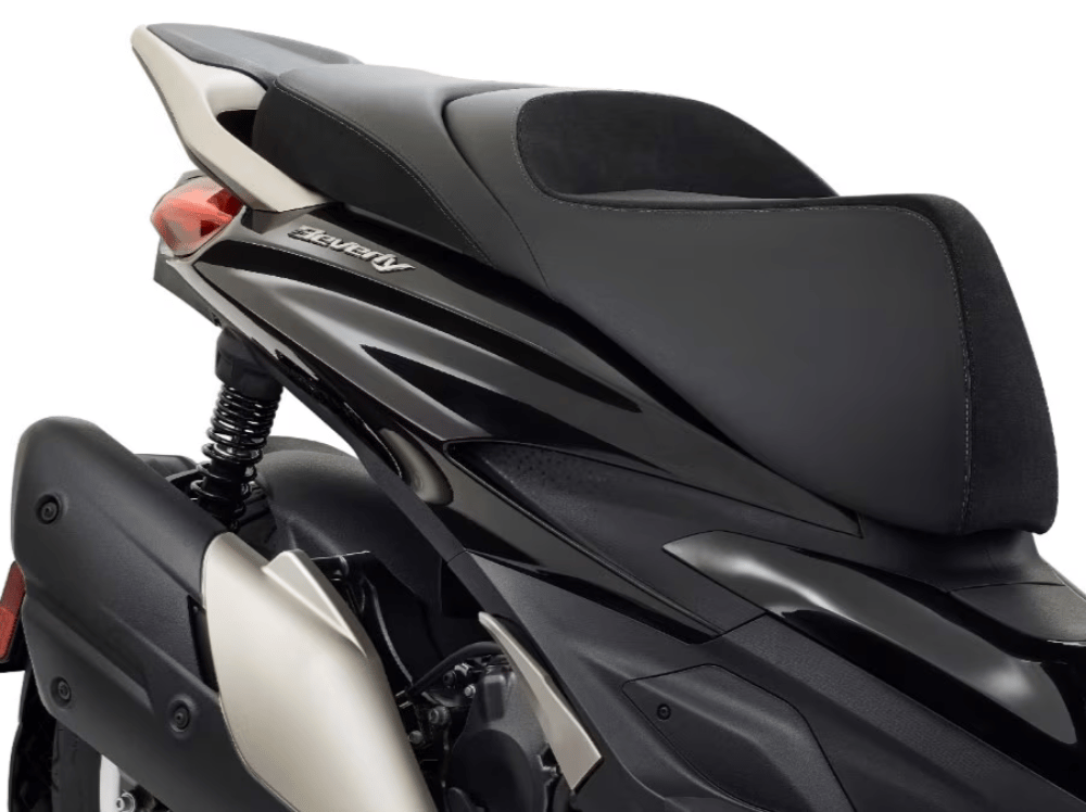 Piaggio_Beverly_400_cosmo_tabs_sella_900x675