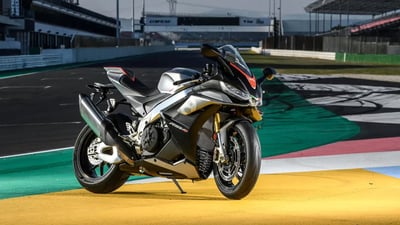 Aprilia RSV4 RR | Superbike V4 con tecnología de competición