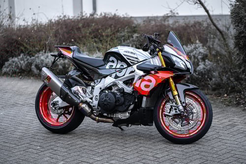 Aprilia_Tuono_V4_1100_Factory_(2018)