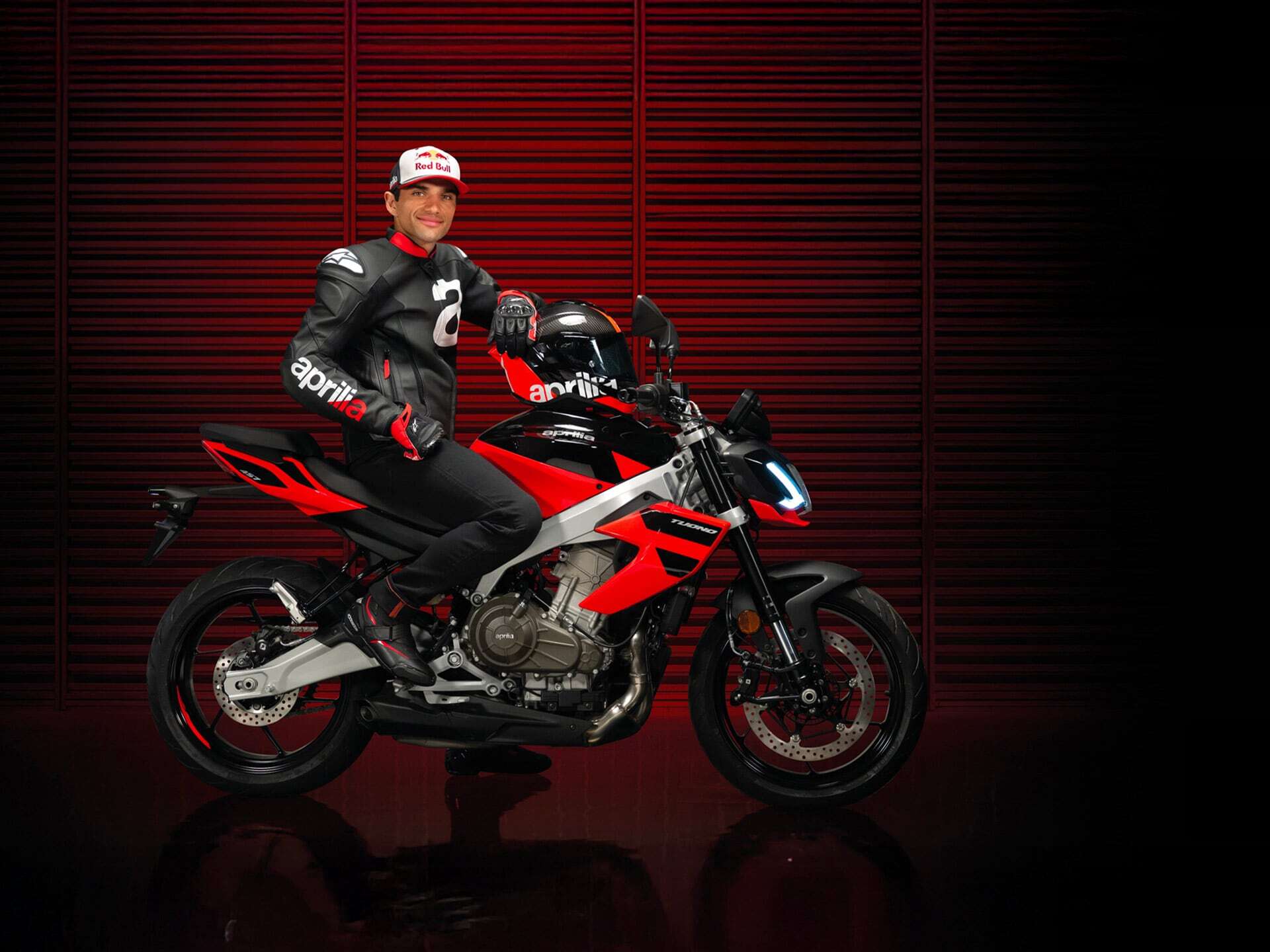 Aprilia_Tuono457-Martin_1920x1280_4