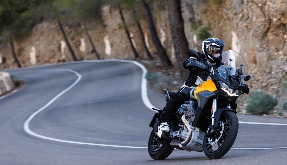 moto-guzzi-stelvio-2024-61_1_1000x575