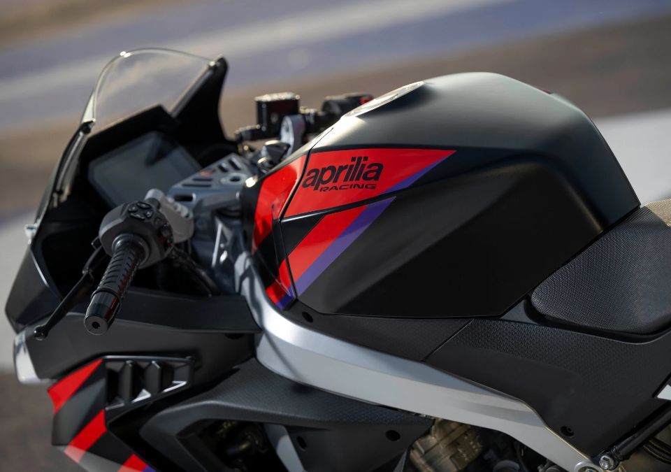 Aprilia_RS457_wall-image_1920x1280_replica_2 (2)
