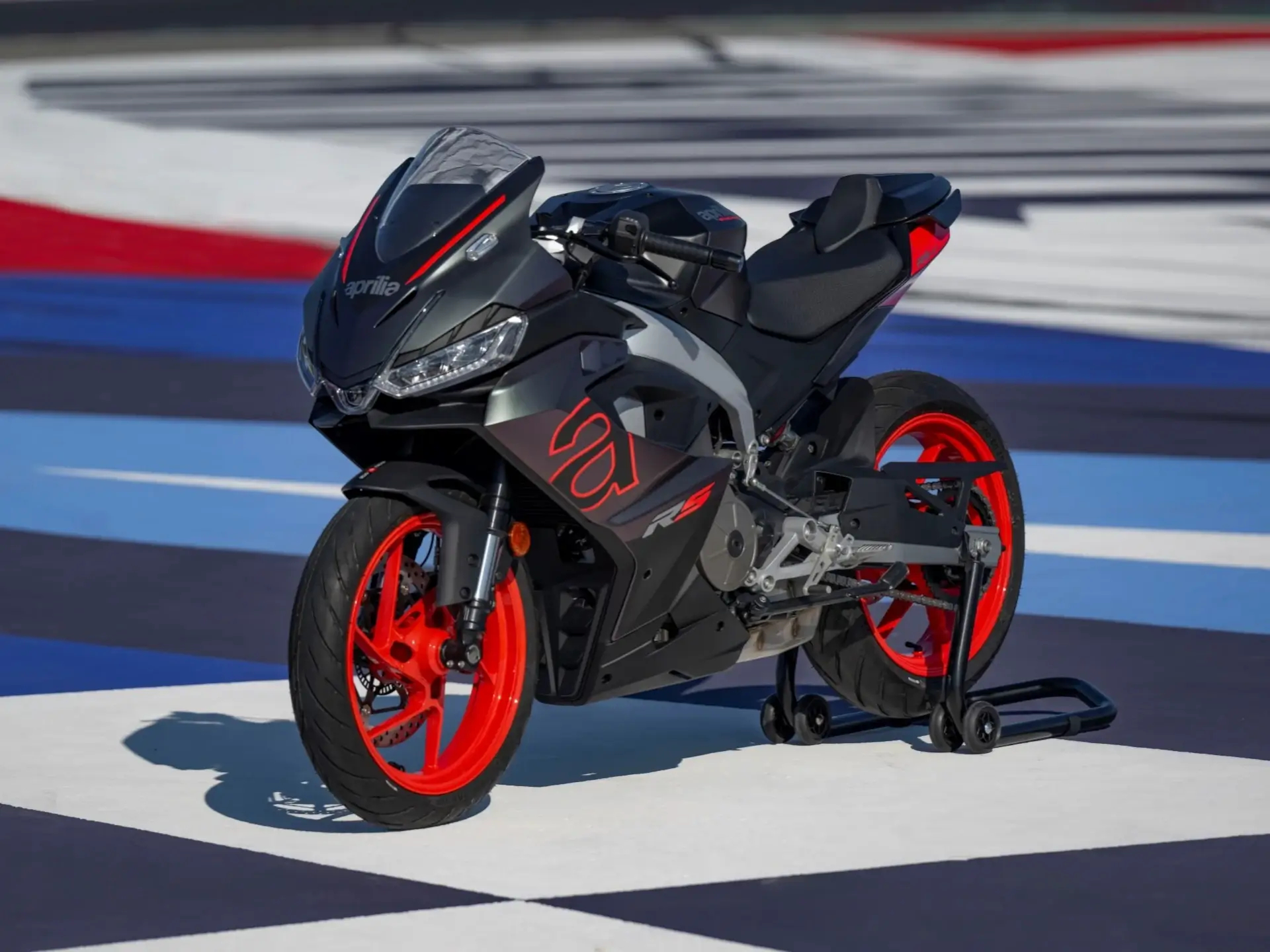 Aprilia_RS457_wall-image_1920x1440_10 (1)