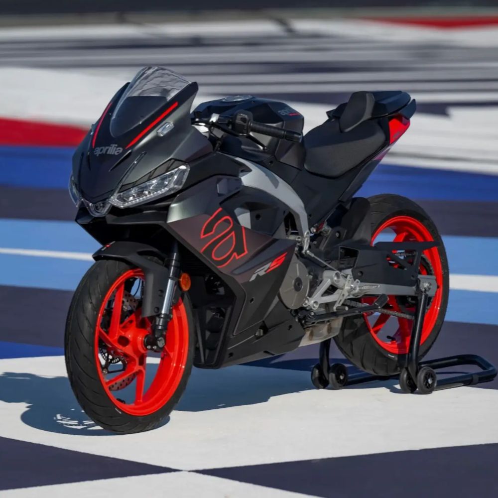 Aprilia_RS457_wall-image_1920x1440_10 (2) (1)