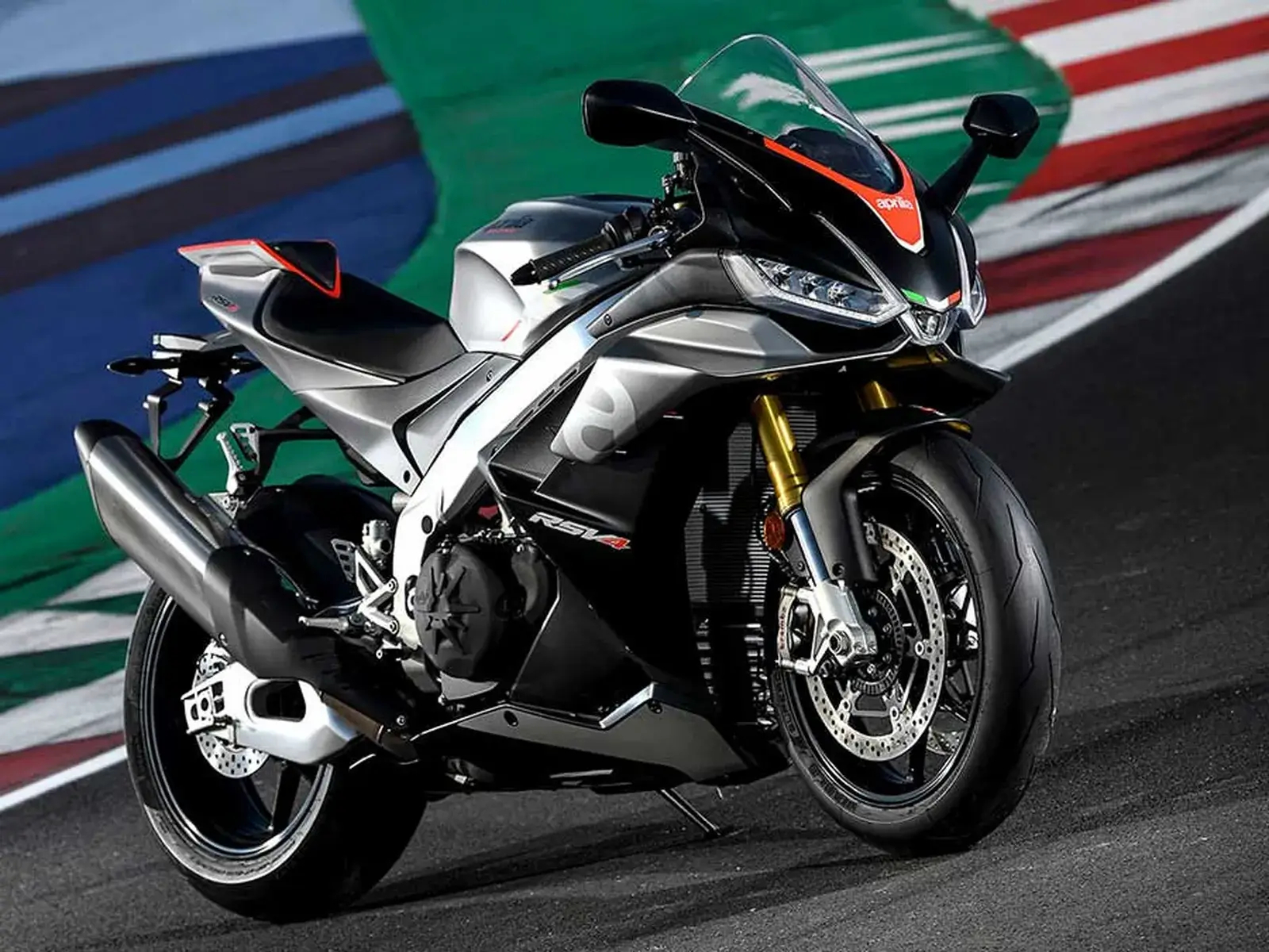 RSV4-RSV4900x675 (1)